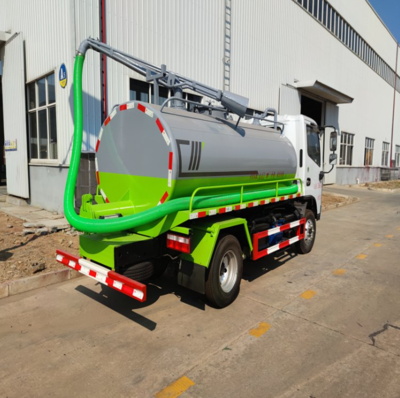 5方吸糞車(chē)多利卡 高效清潔解決方案